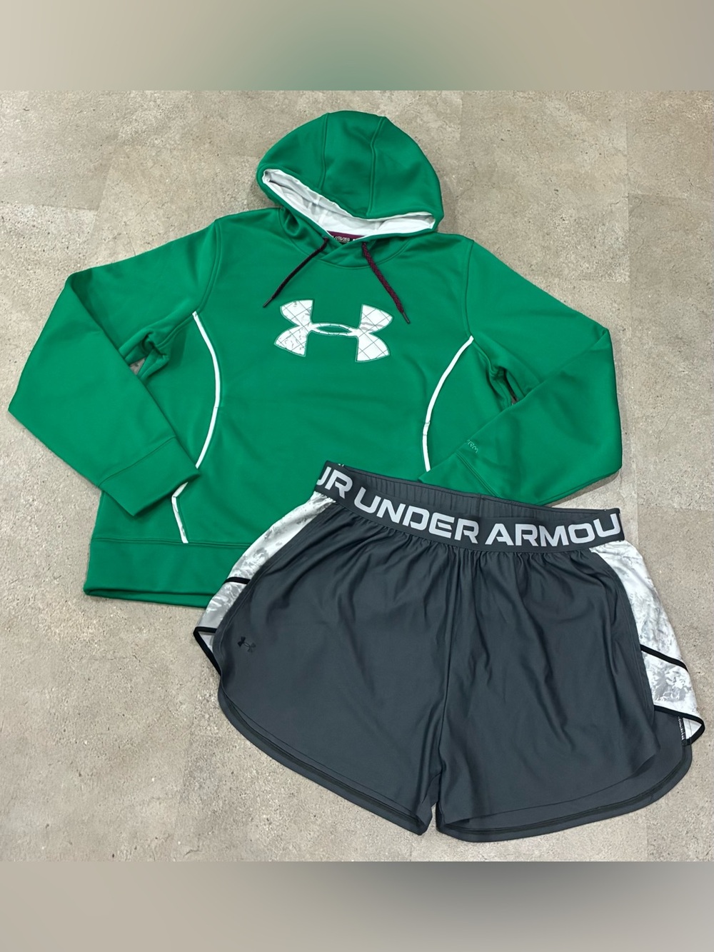 Womens UNDER ARMOUR Storm Hoodie Sweatshirt & Athletic Shorts, sz 2XL